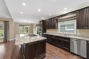 1174 Club View Dr, Dayton, OH 45458 - Photo 11