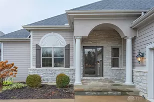 1174 Club View Dr, Dayton, OH 45458 - Photo 3