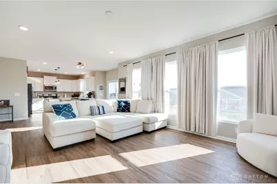 550 Crossing Lane, Dayton, OH 45449 - Photo 7