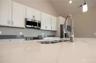 1505 Kingsgate Rd, Springfield, OH 45502 - Photo 9