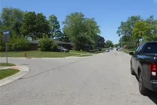 7999 Blackshear Dr, Dayton, OH 45424 - Photo 9