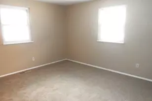 7999 Blackshear Dr, Dayton, OH 45424 - Photo 11