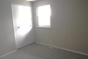 7999 Blackshear Dr, Dayton, OH 45424 - Photo 9