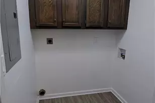 7809 Capitol Hill Ln, Dayton, OH 45459 - Photo 21