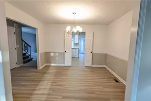 7809 Capitol Hill Ln, Dayton, OH 45459 - Photo 9