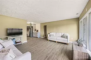 1947 Forestdale Ave, Beavercreek, OH 45432 - Photo 5