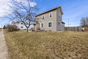 319 E Fayette St, Celina, OH 45822 - Photo 3