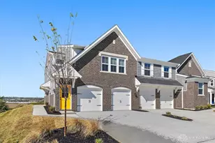 443 Chambers Bay Pl, Lebanon, OH 45036 - Photo 1