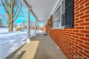 4048 Locustwood Dr, Dayton, OH 45429 - Photo 5