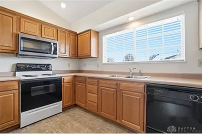 1711 Pinehurst Drive, Springfield, OH 45502 - Photo 9