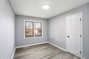 1905 N Longview St, Beavercreek, OH 45432 - Photo 9