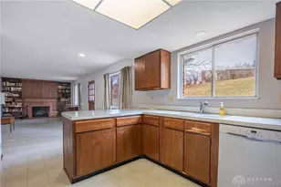 844 Cascade Dr, Riverside, OH 45431 - Photo 7