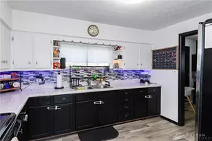 8890 Mann Rd, Tipp City, OH 45371 - Photo 9