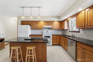 205 Elmwood Pl, Dayton, OH 45440 - Photo 5