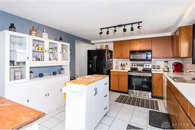 5686 Firegate Court, Huber Heights, OH 45424 - Photo 15