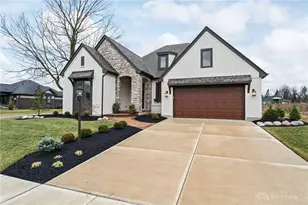 4193 Sweetbay Dr, Sugarcreek Twp, OH 45440 - Photo 3