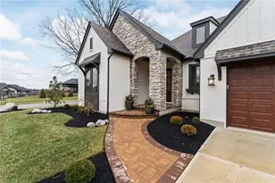 4193 Sweetbay Dr, Sugarcreek Twp, OH 45440 - Photo 5