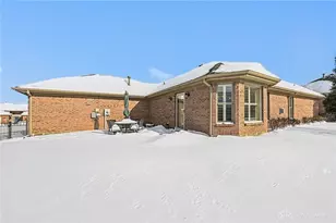 9823 Scotch Pine Dr, Springboro, OH 45066 - Photo 11