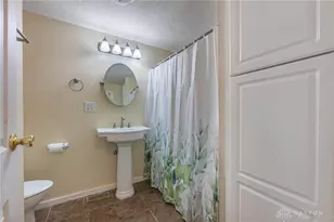 135 Schloss Ln, Moraine, OH 45439 - Photo 17