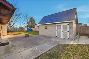 1210 Charleston Ct, Troy, OH 45373 - Photo 31