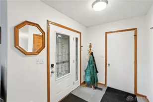 1210 Charleston Ct, Troy, OH 45373 - Photo 5