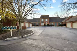 153 Village Trail Dr, Vandalia, OH 45377 - Photo 3