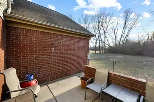 153 Village Trail Dr, Vandalia, OH 45377 - Photo 7