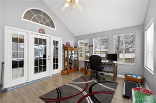 2072 Willow Run Cir, Mad River Twp, OH 45323 - Photo 17