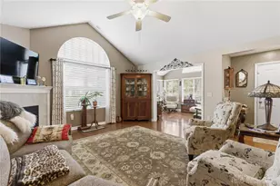 2407 Locust Hill Blvd, Beavercreek, OH 45431 - Photo 9