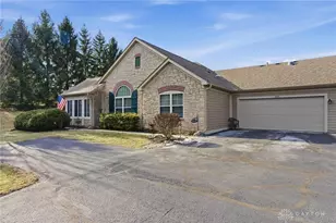 2407 Locust Hill Blvd, Beavercreek, OH 45431 - Photo 1