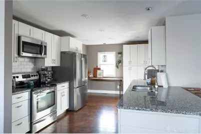 699 Essex Way, Dayton, OH 45429 - Photo 11