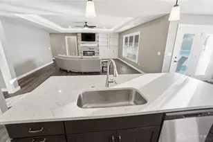 1008 Plymouth Ct, Troy, OH 45373 - Photo 9