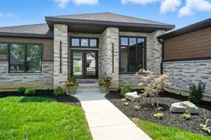 1890 Horseshoe Bend, Dayton, OH 45458 - Photo 3