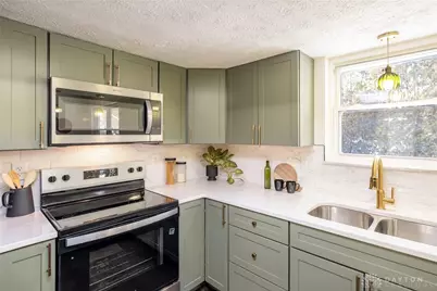 1070 Green Timber Trail, Dayton, OH 45458 - Photo 7