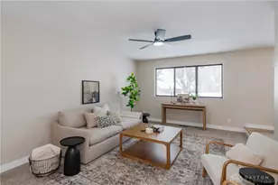 925 Ashcreek Dr, Dayton, OH 45458 - Photo 23