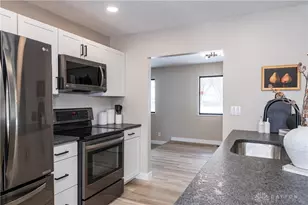 925 Ashcreek Dr, Dayton, OH 45458 - Photo 17