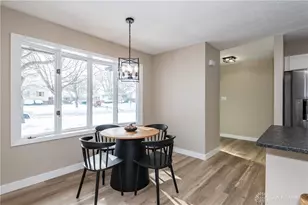 925 Ashcreek Dr, Dayton, OH 45458 - Photo 7