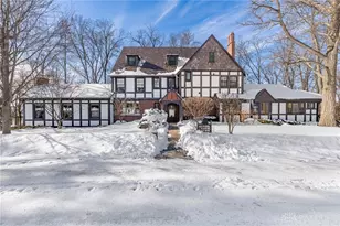 31 Walnut Ln, Oakwood, OH 45419 - Photo 1