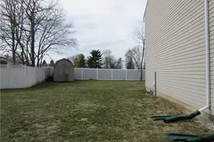 320 Sagebrush Dr, Englewood, OH 45315 - Photo 3