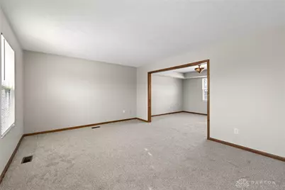 1102 Lord Fitzwalter Drive, Miamisburg, OH 45342 - Photo 9