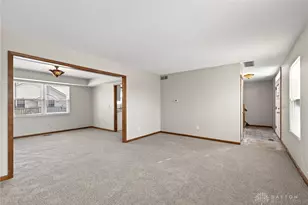 1102 Lord Fitzwalter Dr, Miamisburg, OH 45342 - Photo 11