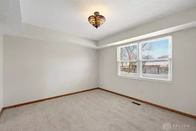 1102 Lord Fitzwalter Drive, Miamisburg, OH 45342 - Photo 15