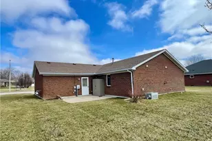 939 Calmer Ernst Blvd, Brookville, OH 45309 - Photo 5