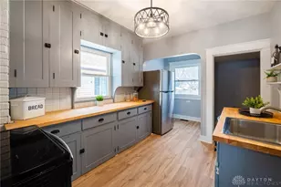 211 Triangle Ave, Oakwood, OH 45419 - Photo 9