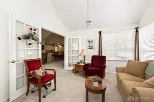 4606 Cobblestone Dr, Tipp City, OH 45371 - Photo 11