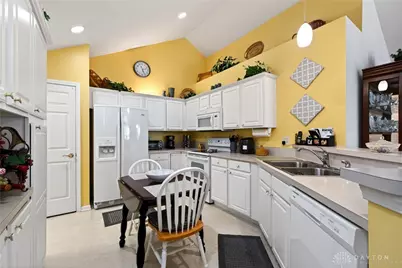 4606 Cobblestone Drive, Tipp City, OH 45371 - Photo 17