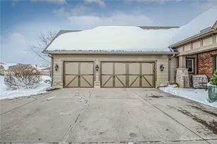 9428 Old Bridge Dr, Dayton, OH 45458 - Photo 3