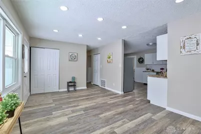 135 E Garland Avenue, Fairborn, OH 45324 - Photo 7
