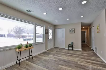 135 E Garland Avenue, Fairborn, OH 45324 - Photo 5