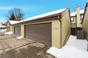 1454 Carriage Trace Blvd, Centerville, OH 45459 - Photo 3